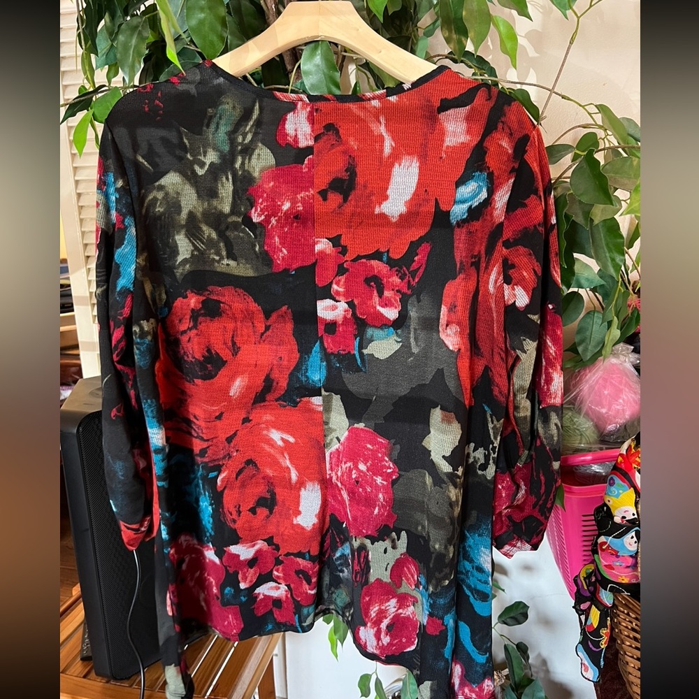 Notations Red Graphic Blouse with Scoop Neckline - Picture 2 of 4